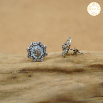 92.5 Silver Daisy Earrings