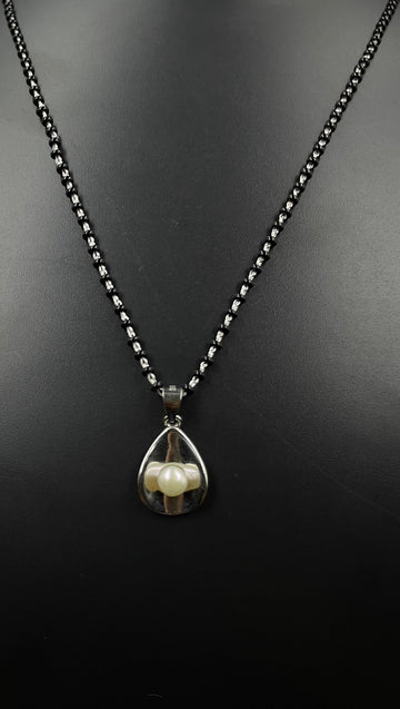 92.5 Silver Minimalistic Pearl Classic Pendant